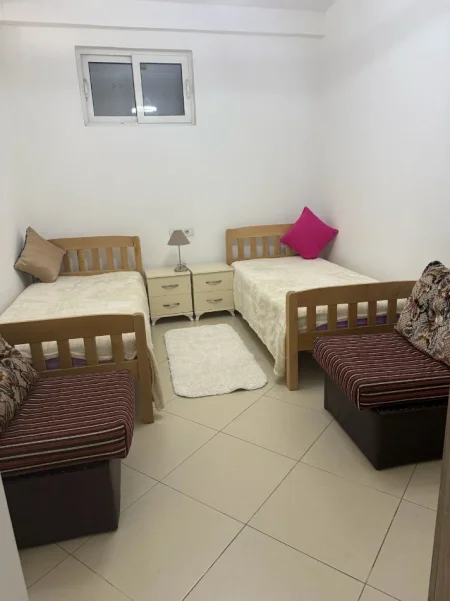 Tirane, jepet me qera apartament 2+1 Kati 3, 95 m² 650 € (21 Dhjetori/Inxhinieria e Ndertimit.)
