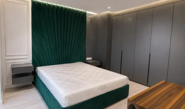 Tirane, jepet me qera apartament 1+1+Ballkon Kati 9, 75 m² 600 € (Rruga Teodor Keko)