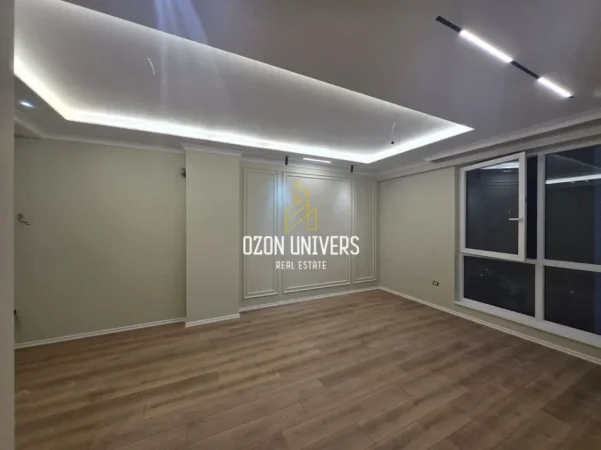 Tirane, jepet me qera apartament 1+1+Ballkon Kati 2, 67 m² 600 € (Komuna e Parisit)