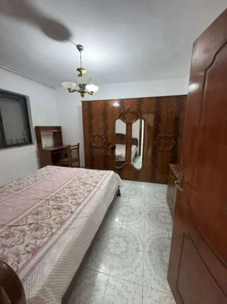 Tirane, jepet me qera apartament 1+1 Kati 1, 60 m² 400 € (VASIL SHANTO)
