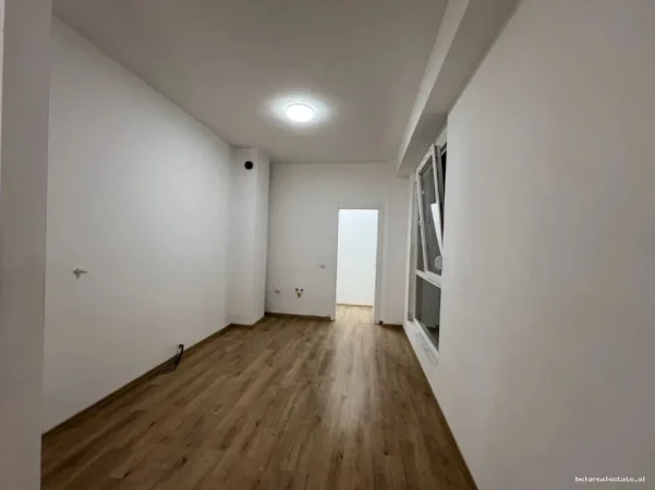 Tirane, jepet me qera zyre Kati 2, 130 m² 1.150 € (RRUGA E DAFINAVE)