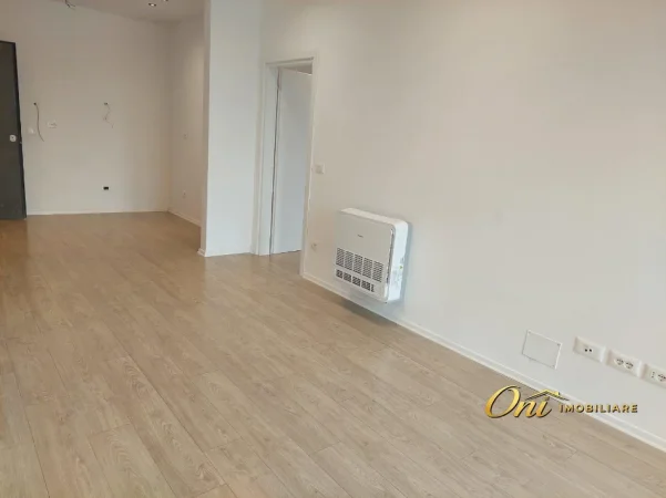 Tirane, jepet me qera zyre Kati 4, 65 m² 650 € (RRUGA E KAVAJES)