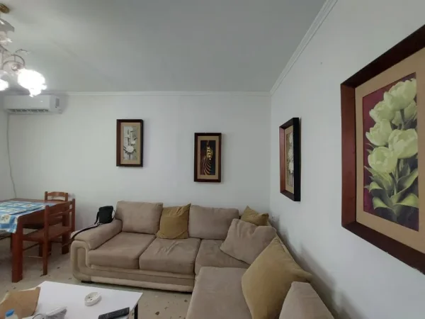 Tirane, jepet me qera apartament 2+1 Kati 3, 100 m² 500 € (Oxhaku)
