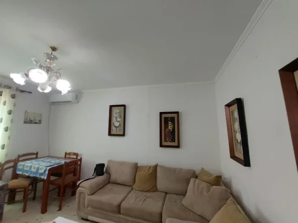 Tirane, jepet me qera apartament 2+1 Kati 3, 100 m² 500 € (Oxhaku)