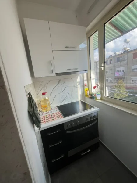 Tirane, jepet me qera apartament 2+1 Kati 3, 100 m² 500 € (Oxhaku)