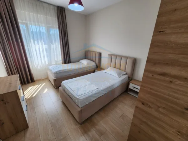 Tirane, jepet me qera apartament 2+1 Kati 4, 89 m² 1.500 € 