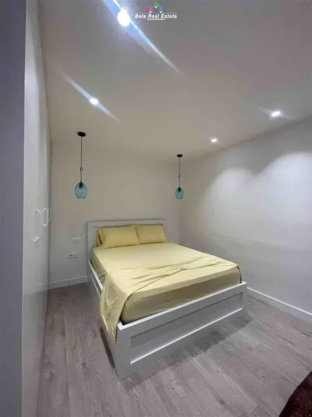 Tirane, jepet me qera apartament 1+1 Kati 4, 50 m² 570 € (Prane Harry Foultz)