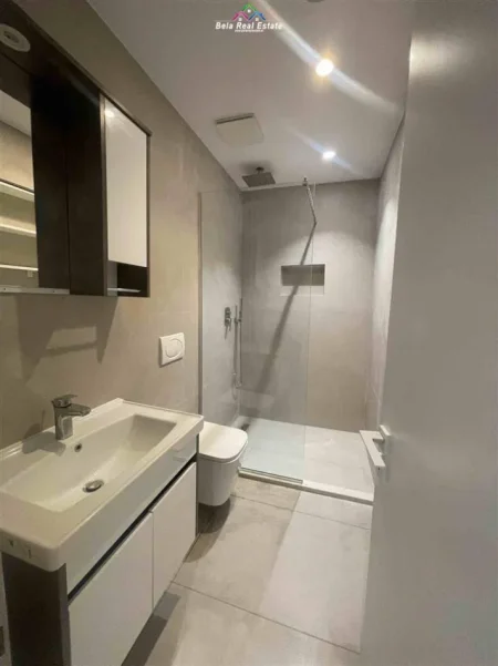Tirane, jepet me qera apartament 1+1 Kati 4, 50 m² 570 € (Prane Harry Foultz)