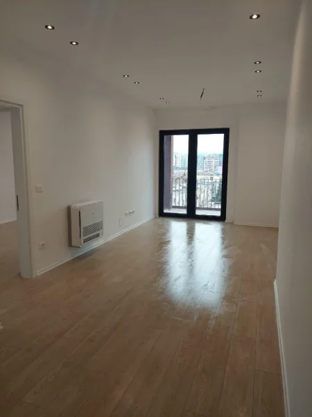 Tirane, jepet me qera zyre Kati 4, 62 m² 680 € (garden building)