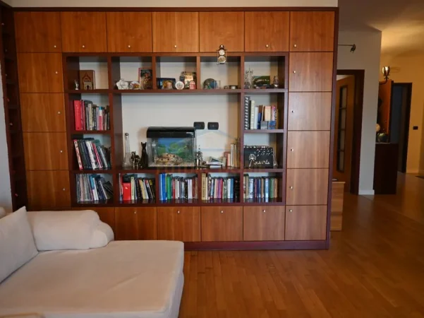 Tirane, shitet apartament 3+1 Kati 7, 150 m² 420.000 € (Kodra e Diellit)
