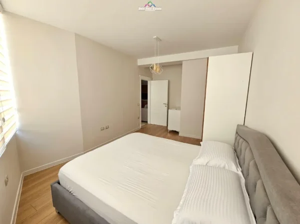 Tirane, jepet me qera apartament 2+1+Ballkon Kati 7, 86 m² 720 € (prane KMY)