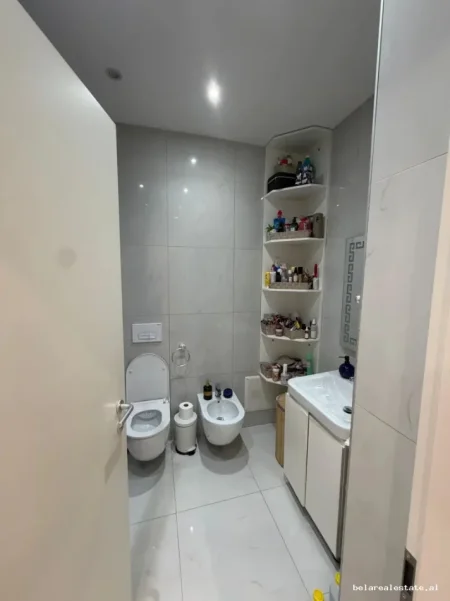Tirane, jepet me qera apartament 1+1+Ballkon Kati 2, 65 m² 570 € (jordan misja)