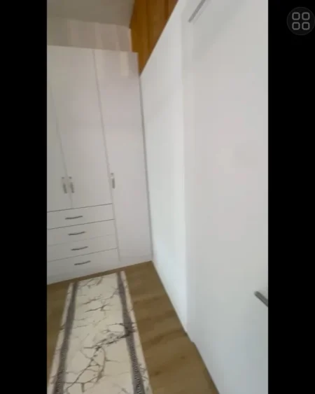 Tirane, jepet me qera apartament 1+1+Ballkon Kati 4, 60 m² 450 € 