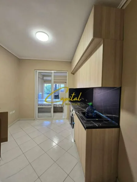 Tirane, jepet me qera garsonier 1+1 Kati 2, 60 m² 480 € (21 DHJETORI)