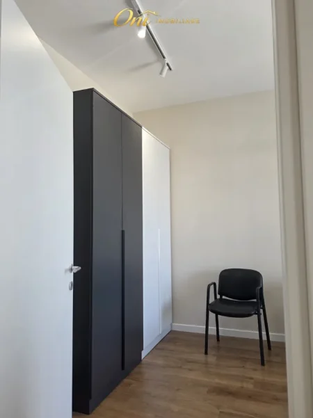 Tirane, jepet me qera apartament 1+1 Kati 3, 64 m² 530 € (5 MAJI)