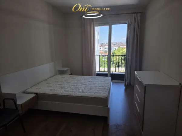 Tirane, jepet me qera apartament 1+1 Kati 3, 64 m² 530 € (5 MAJI)