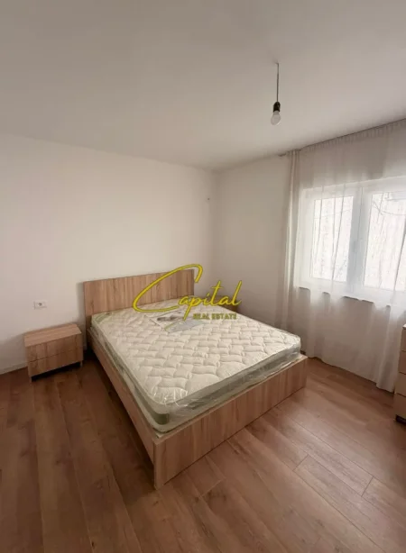 Tirane, jepet me qera apartament 1+1 Kati 5, 62 m² 650 € (ISH BLLOKU)