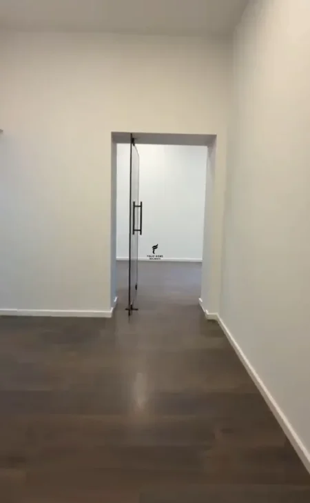 Tirane, jepet me qera zyre Kati 1, 75 m² 1.500 € (BLLOKU)