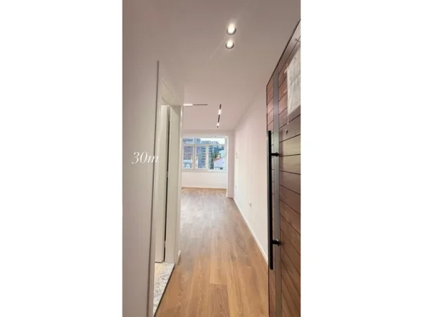 Tirane, shitet 1+1 Kati 4, 30 m² 115.000 € 
