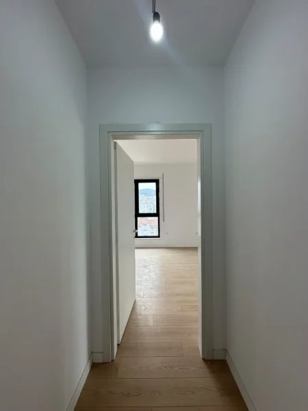 Tirane, shitet apartament 3+1+Ballkon Kati 8, 122 m² 403.800 € (Komuna e Parisit)