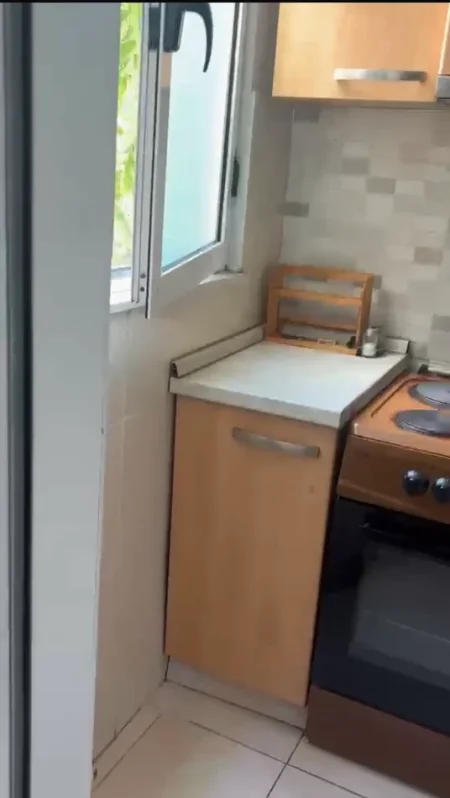 Tirane, jepet me qera apartament 2+1 Kati 3, 85 m² 400 € (Shkolla Gjon Buzuku Porcelan)