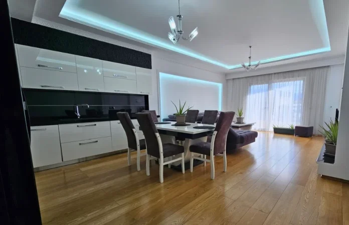 Tirane, jepet me qera apartament 2+1 , 120 m² 900 € 