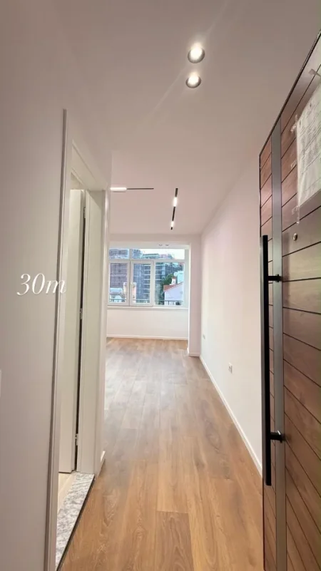 Tirane, shitet apartament Kati 4, 30 m² 115.000 € (21 Dhjetori prane Mondialit)