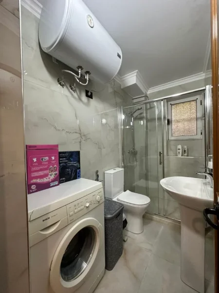 Tirane, jepet me qera nga Pronari, pa-komision apartament 1+1+Ballkon Kati 1, 58 m² 500 € (Rruga Riza Cerova)