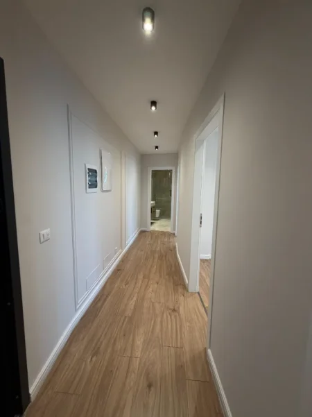 Tirane, jepet me qera zyre Kati 3, 120 m² 1.600 € (Liqeni Artificial)