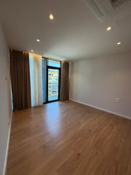 Tirane, jepet me qera zyre Kati 3, 120 m² 1.600 € (Liqeni Artificial)