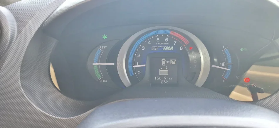 Tirane, shes makine elektrike Honda Insight Hybrid Benzin, gri e erret automatik Klima 157.000 km 4.500 €