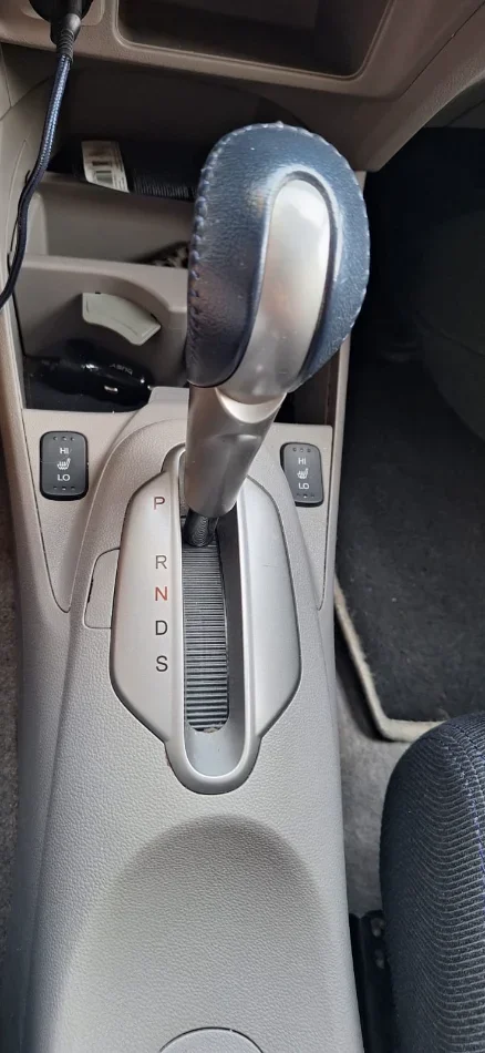 Tirane, shes makine elektrike Honda Insight Hybrid Benzin, gri e erret automatik Klima 157.000 km 4.500 €