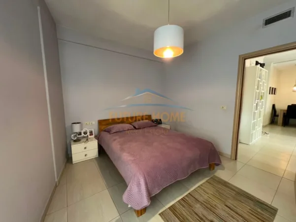 Tirane, jepet me qera apartament 2+1+Ballkon Kati 4, 73 m² 550 € (Unaza e Re)