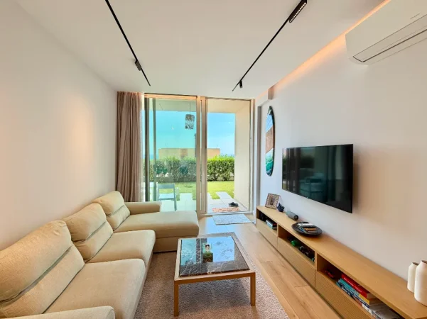 Dhermi - Palase, shitet apartament ,