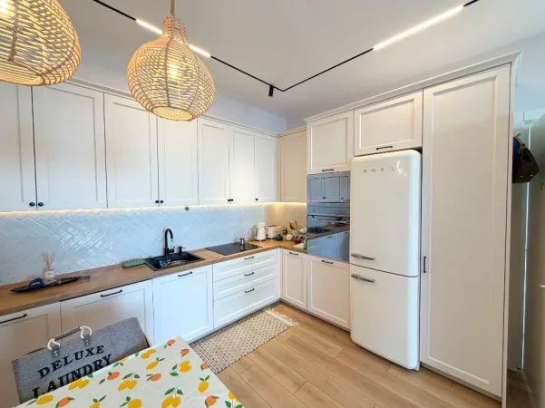Dhermi - Palase, shitet apartament ,