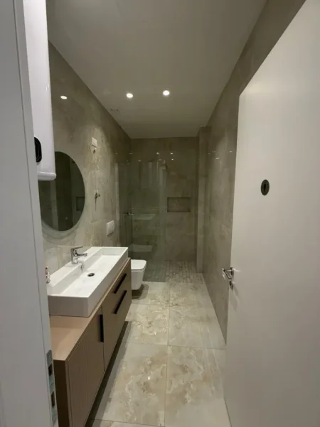 Tirane, jepet me qera zyre Kati 3, 120 m² 1.450 € (Lake View)