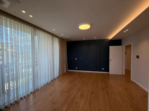 Tirane, jepet me qera zyre Kati 3, 120 m² 1.450 € (Lake View)