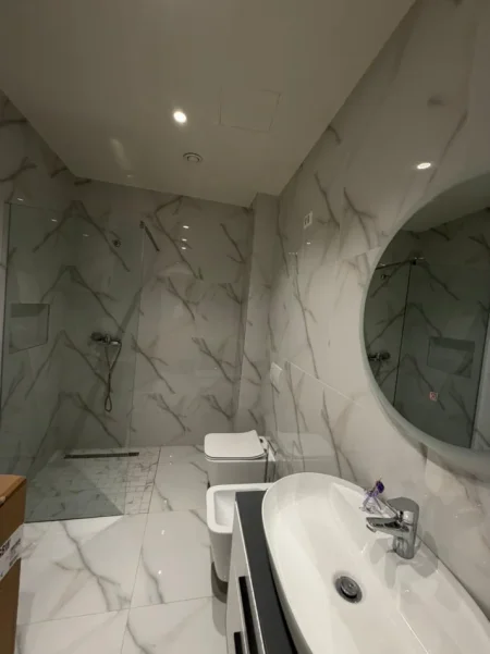 Tirane, jepet me qera zyre Kati 3, 120 m² 1.450 € (Lake View)