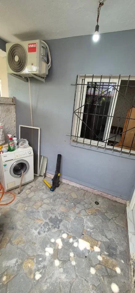 Tirane, jepet me qera shtepi 1+1 Kati 1, 400 € (Universiteti i Mjeksis mbrapa Amerikan 2)