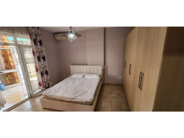 Tirane, jepet me qera apartament 2+1 Kati 3, 116 m² 750 € (Rruga Fortuzi Legacy142348)
