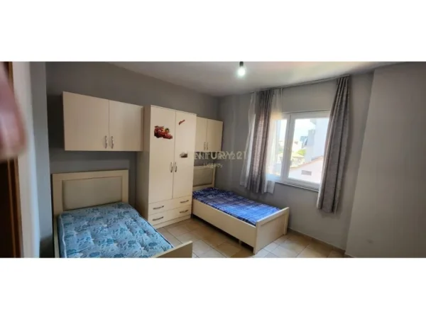 Tirane, jepet me qera apartament 2+1 Kati 3, 116 m² 750 € (Rruga Fortuzi Legacy142348)