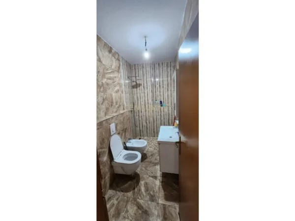 Tirane, jepet me qera apartament 2+1 Kati 3, 116 m² 750 € (Rruga Fortuzi Legacy142348)