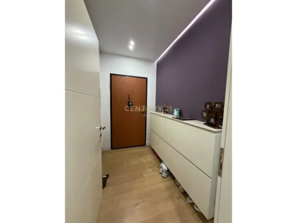 Tirane, shitet apartament 2+1 Kati 4, 112 m² 180.000 € (Yzberisht Legacy142358)