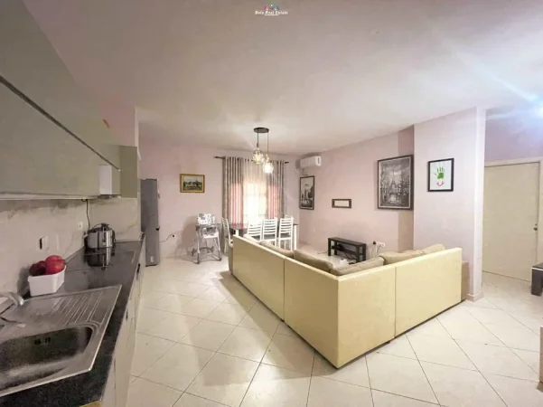 Tirane, jepet me qera apartament 2+1 Kati 6, 90 m² 470 € (SHEFQET KUKA)