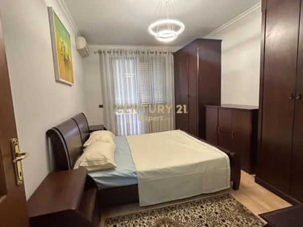 Tirane, jepet me qera apartament 2+1 Kati 5, 112 m² 800 € (21 Dhjetori expert143975)