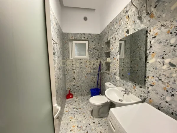 Tirane, jepet me qera apartament 1+1 Kati 1, 60 m² 650 € (Astir ALFA143888)