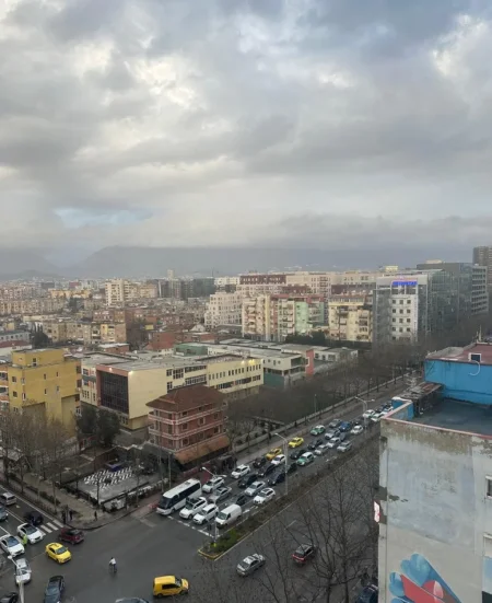 Tirane, jepet me qera apartament 2+1 Kati 11, 80 m² 550 € (Rruga e Durrësit)