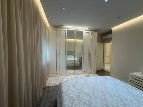 Tirane, jepet me qera apartament 2+1 Kati 2, 103 m² 850 € (Pallati me shigjeta)