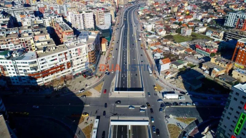 Tirane, jepet me qera dyqan Kati 1, 450 m² 4.000 € (astir, unaza e re)