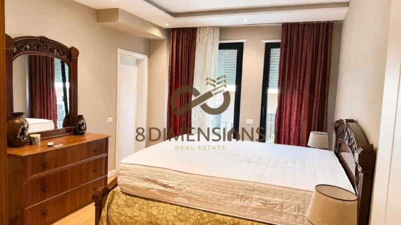 Tirane, jepet me qera apartament 3+1+Ballkon Kati 2, 125 m² 800 € (kodra e priftit)